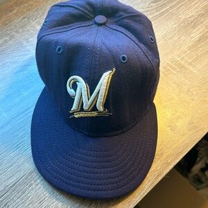 New Era Authentic Collection Milwaukee Brewers Fitted Hat GUC